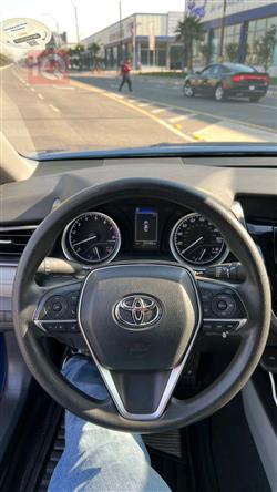 تۆیۆتا کامری